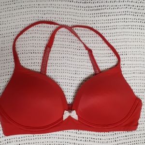 Victoria Secret Body by Victoria no wire bra